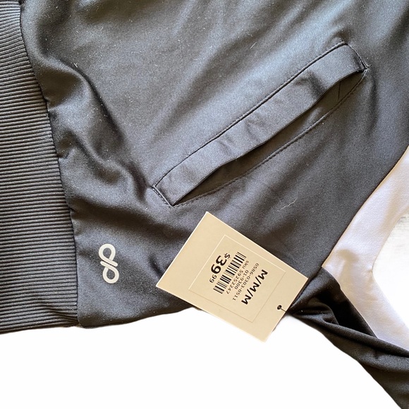 Zippered crop hoodie. - Picture 4 of 5